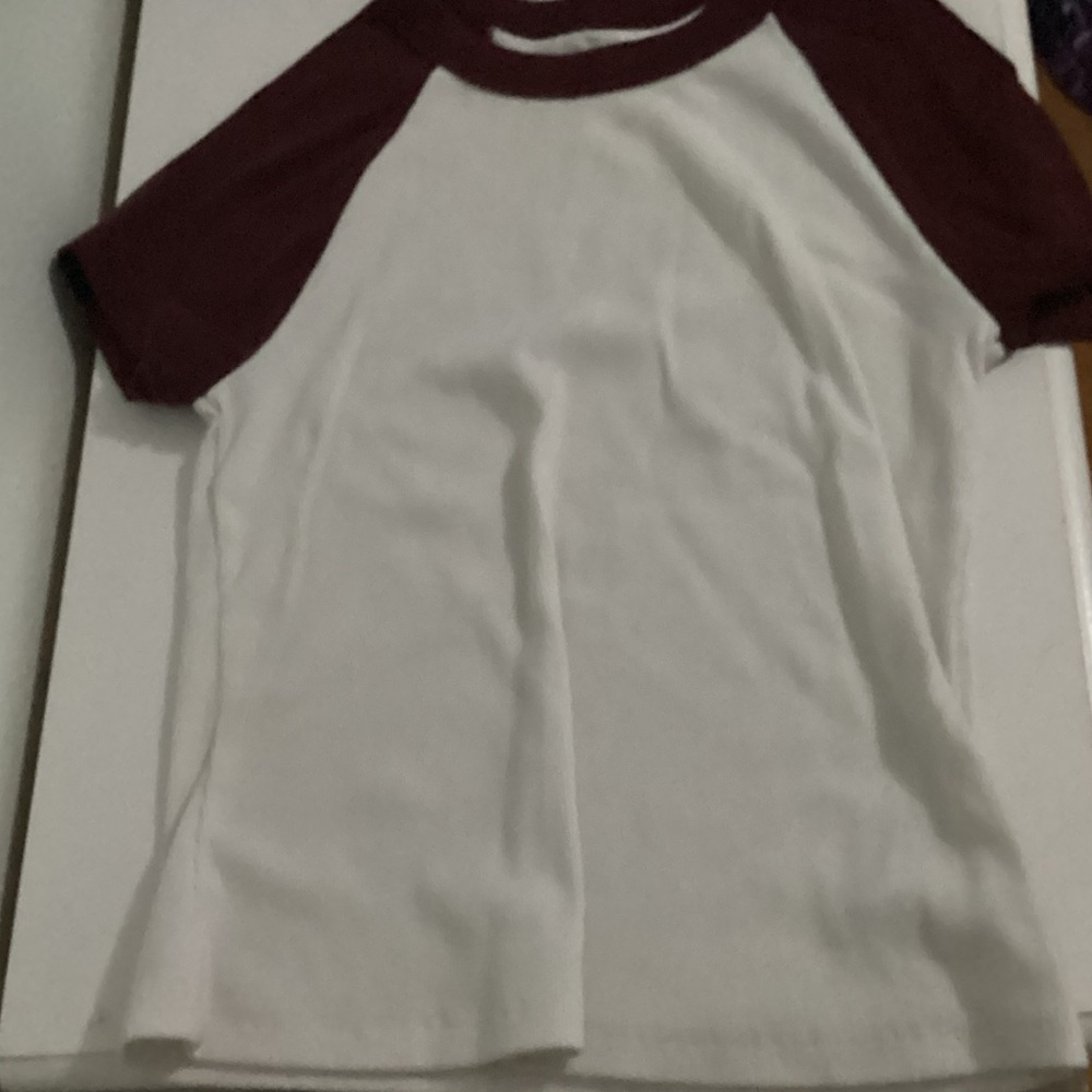 Old Navy woman Raglan Tee - White and Burgundy